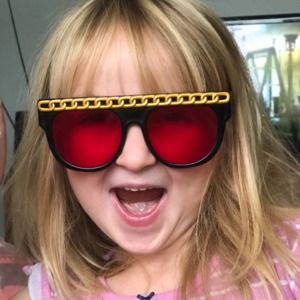 Meet your Posher, Rebecca